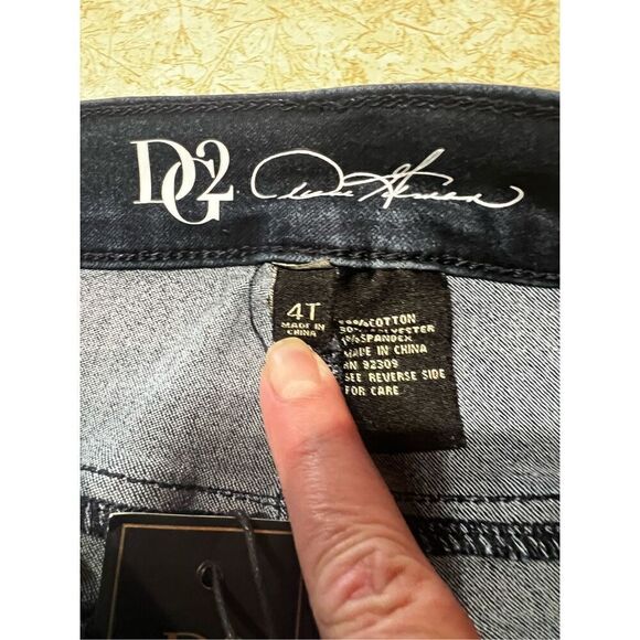 DG2 by  Diane Gilman Womans  embroidered Jeans  Sz 4 Tall   NWT - Picture 3 of 9